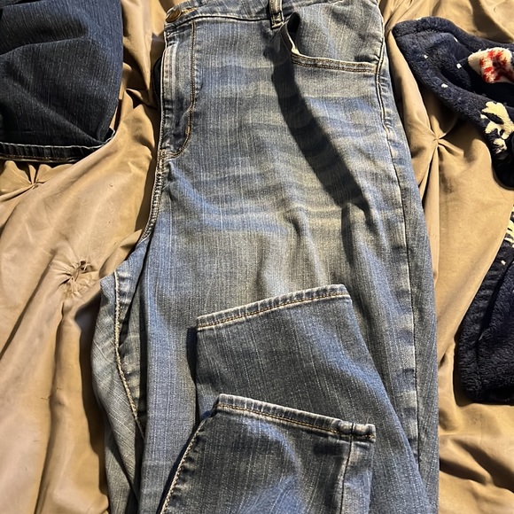 American Eagle plus size jeans. - Picture 4 of 4